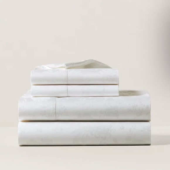 Ralph Lauren Organic Cotton Bethany Jacquard Fitted Sheet | Studio White | QUEEN - Picture 1 of 4